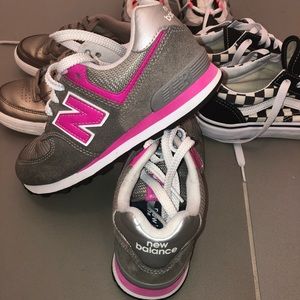 Girls Classic Nee Balance Sneakers